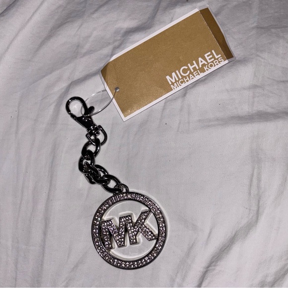 MICHAEL Michael Kors NWT pave key ring with silver metal clasp - Picture 2 of 6